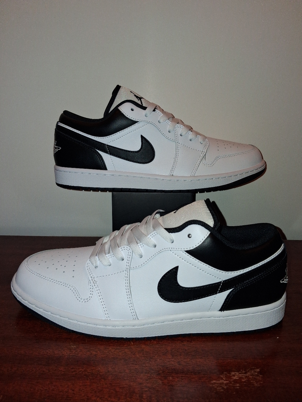 SIZE 11.5 - AIR JORDAN 1 LOW , BLACK/  WHITE. BRAND NEW NO BOX.